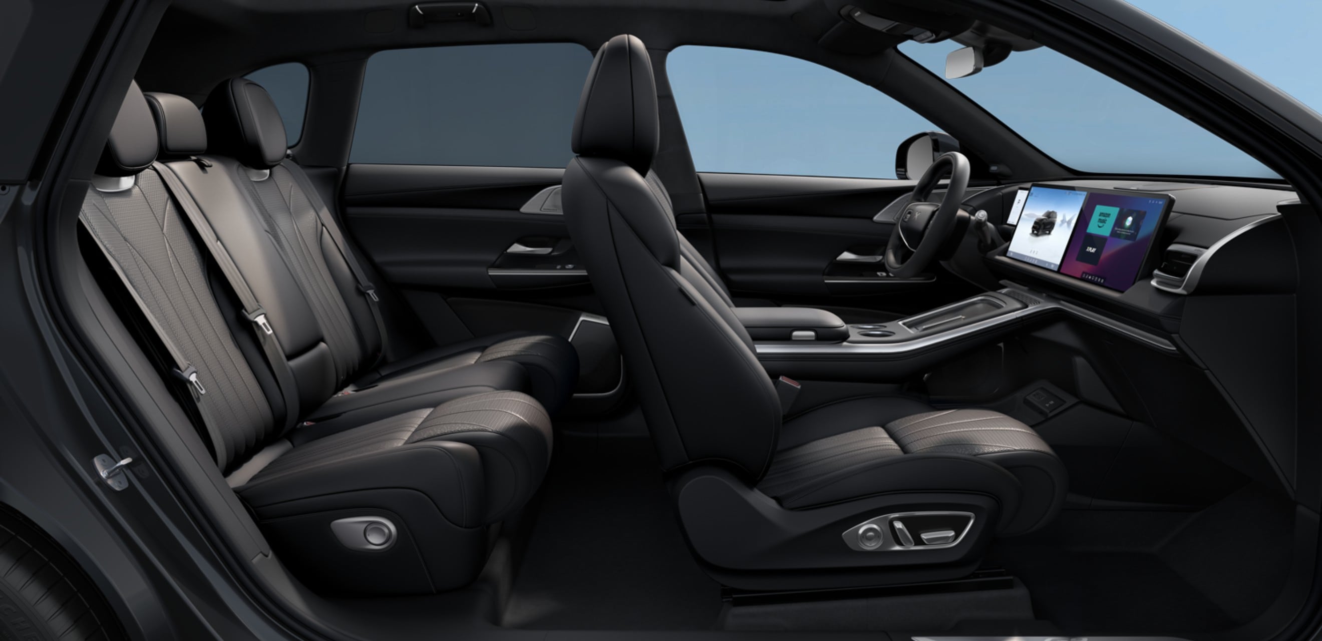 Interior XPENG G9 — foto resmi XPENG